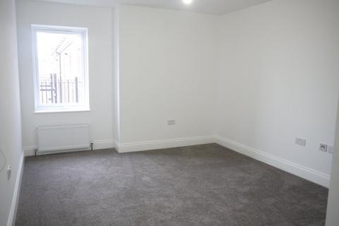 2 bedroom flat to rent - Defoe Parade, Chadwell St Mary