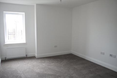 2 bedroom flat to rent, Defoe Parade, Chadwell St Mary