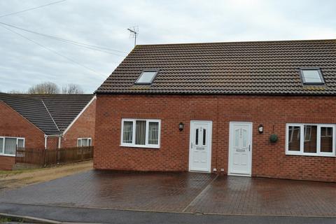 2 bedroom semi-detached house to rent, Gorse Road, Grantham