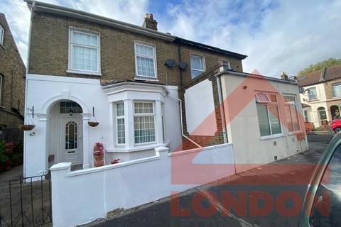 1 bedroom in a house share to rent - Apsley Road, SE25