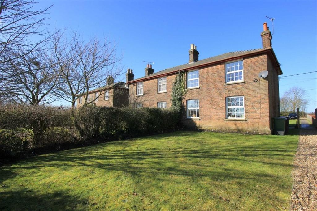 West Hyde Cottage, Luton Hoo Estate, Hertfordshire, LU1 4LG 3 bed semidetached house £1,350
