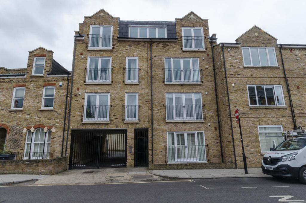 Mount Pleasant Crescent, Stroud Green, N4 1 bed flat £1,500 pcm (£346 pw)