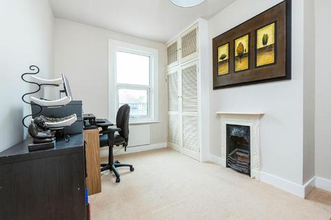 69 Bronson Road, London, SW20 8DZ