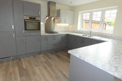 4 bedroom detached house to rent, Strawberry Fields, Hempsted, Gloucester