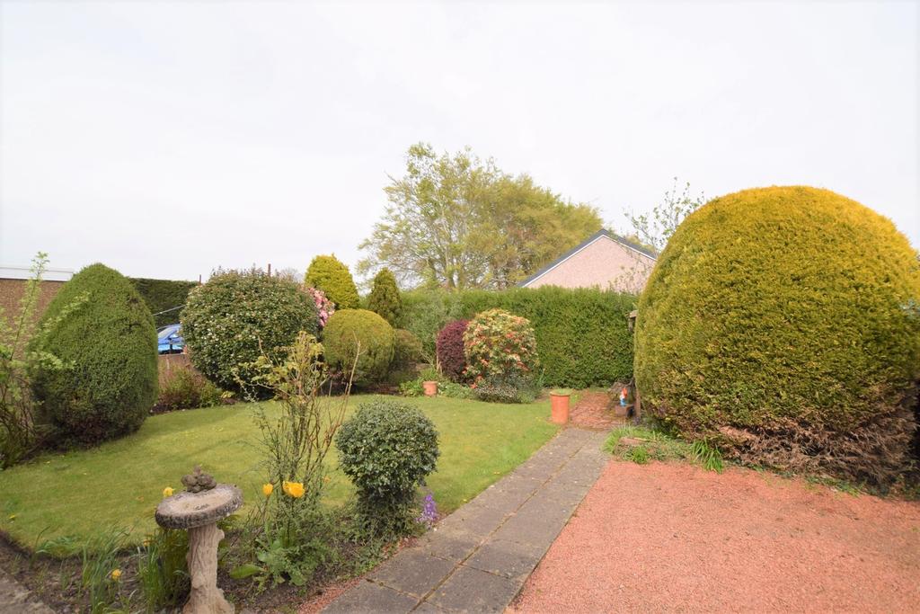 Strathyre, Greenbrae Loaning, Dumfries, DG1 3 DD -