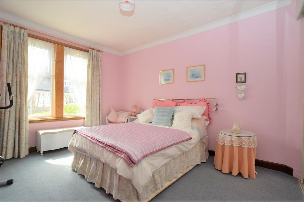 Strathyre, Greenbrae Loaning, Dumfries, DG1 3 DD -