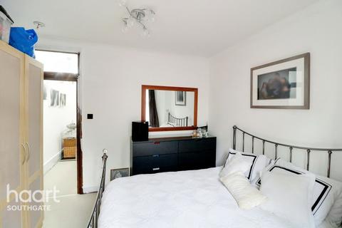 65 Devonshire Road, Palmers Green, London, N13 4QU