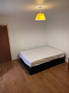 3 bedroom flat share to rent - Neath Road, Swansea SA1