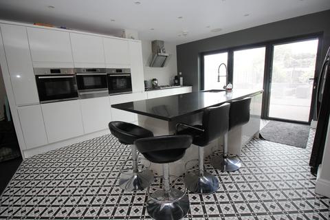 10 Abingdon Road, Urmston, Manchester, M41 0GG