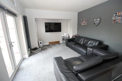 10 Abingdon Road, Urmston, Manchester, M41 0GG