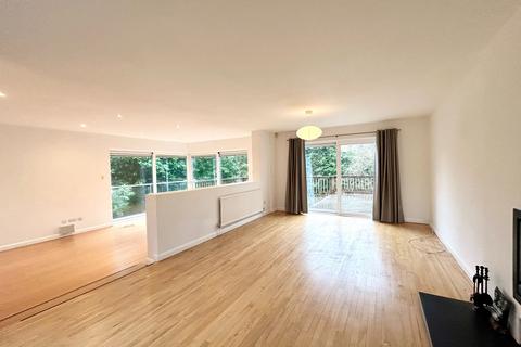 undefined, Cedarways, Farnham