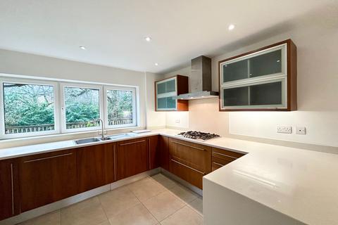 undefined, Cedarways, Farnham