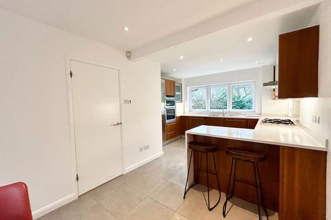 undefined, Cedarways, Farnham