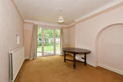 5 The Holt, Wallington, SM6 7LG