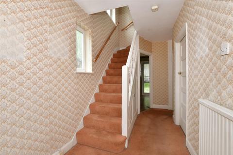 5 The Holt, Wallington, SM6 7LG