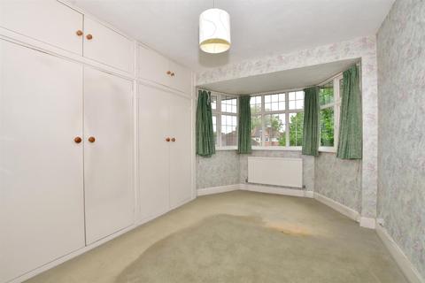 5 The Holt, Wallington, SM6 7LG