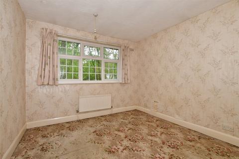 5 The Holt, Wallington, SM6 7LG