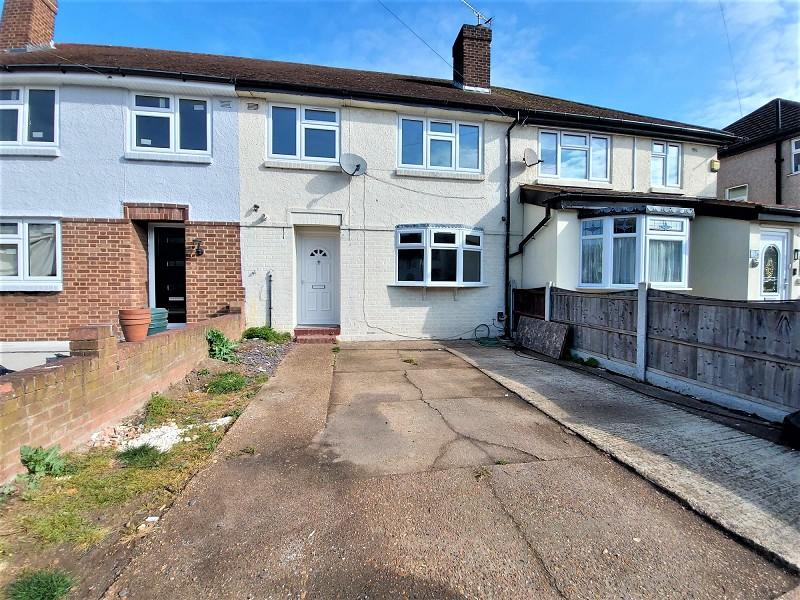 St. Andrews Avenue, Elm Park, Essex... 3 bed terraced house £1,600
