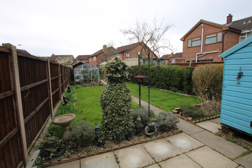 Hall Green Avenue, Stretton, DE13 2 bed end of terrace house £180,000