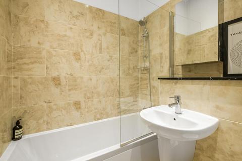 Flat 5, 11 Thicket Road, London, SE20 8DB