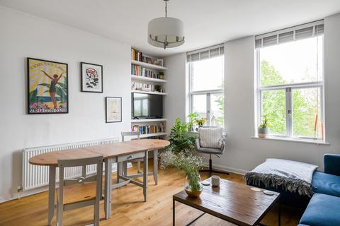 Flat 5, 11 Thicket Road, London, SE20 8DB