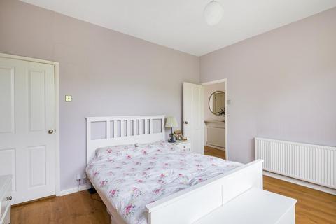 Flat 5, 11 Thicket Road, London, SE20 8DB