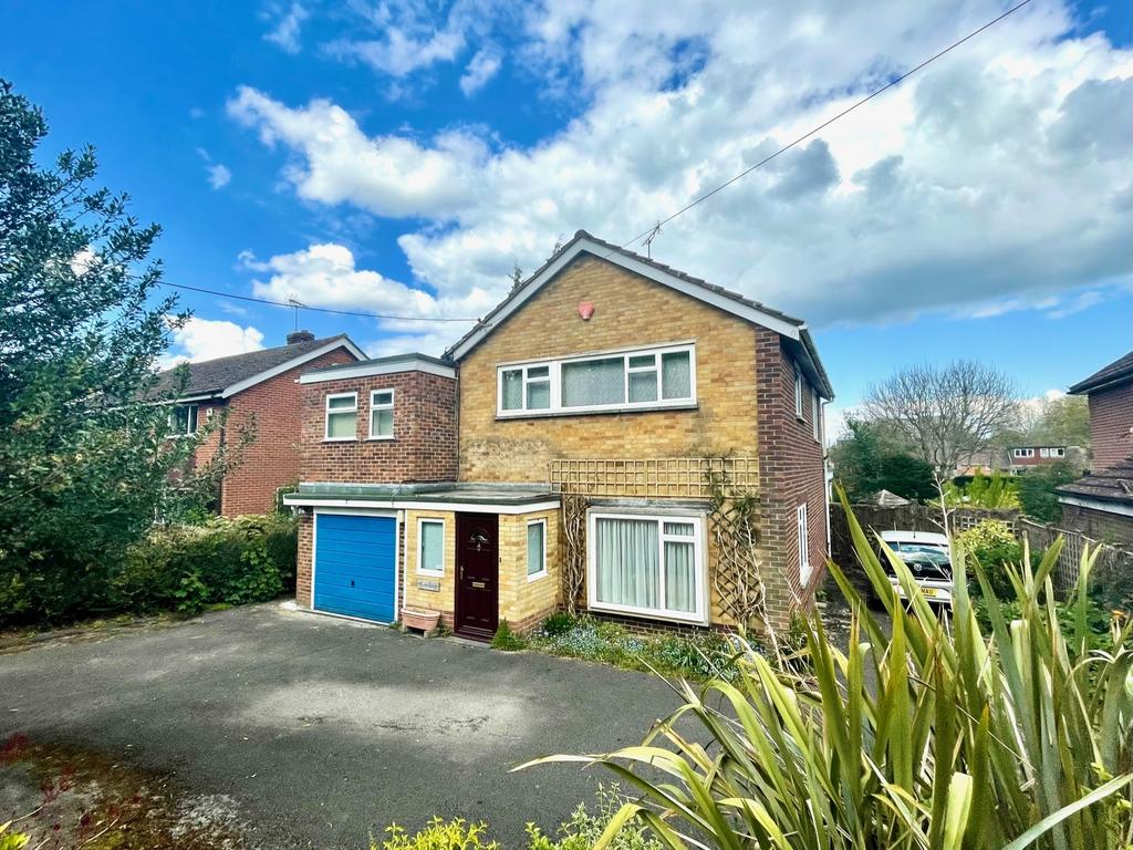 Godwin Close, Winchester 4 bed detached house £825,000