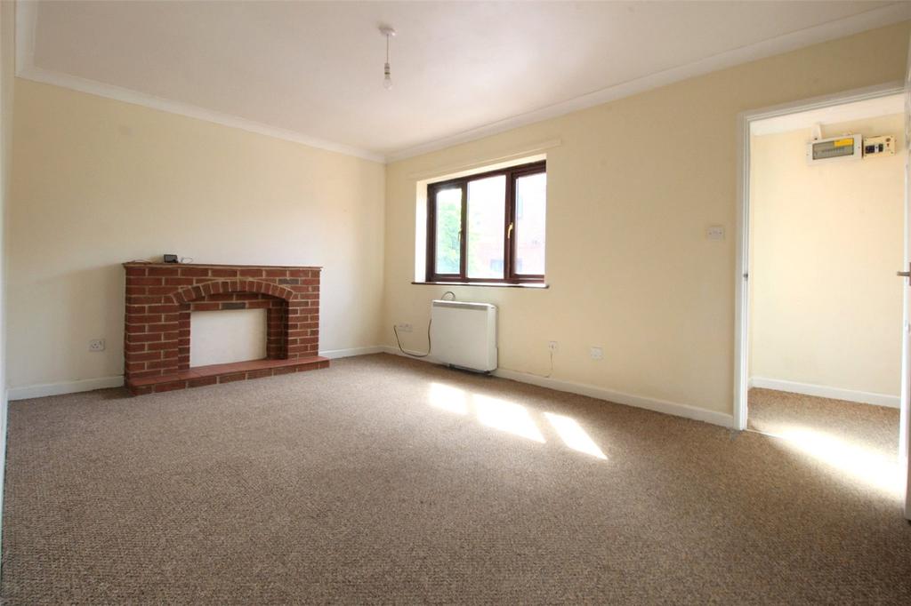 Highfield Close, Foulsham, Dereham, Norfolk, NR20 3 bed semidetached