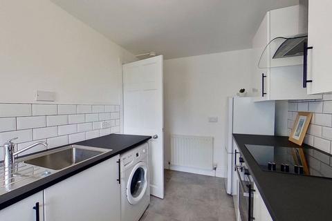 1 bedroom flat to rent, Broomhill Path, Glasgow, G11