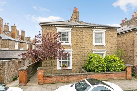 34 Adelaide Square, Windsor, SL4 2AQ