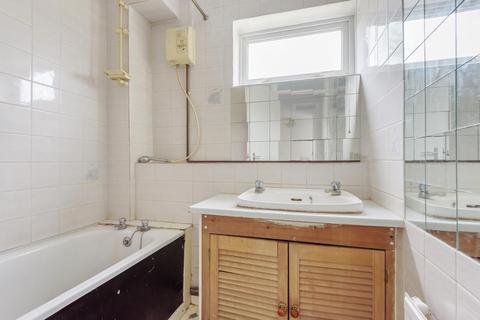 35 Weighton Road, London, SE20 8TN