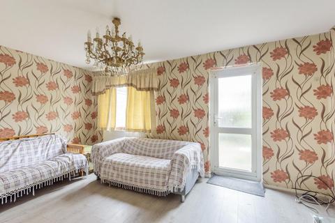 35 Weighton Road, London, SE20 8TN