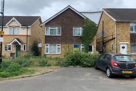 10 Sandringham Gardens, Hounslow, TW5 9RL