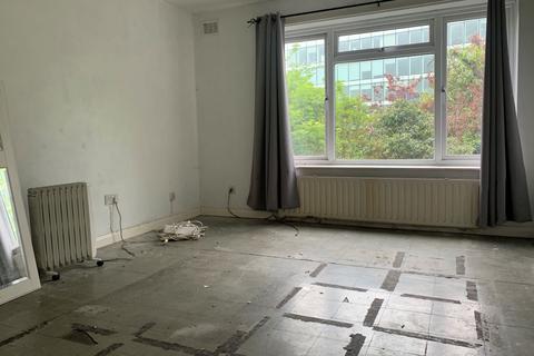 10 Sandringham Gardens, Hounslow, TW5 9RL