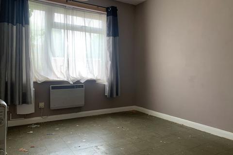 10 Sandringham Gardens, Hounslow, TW5 9RL