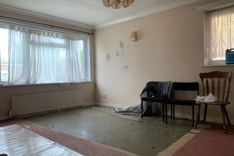 10 Sandringham Gardens, Hounslow, TW5 9RL