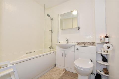 23 Chalice Way, Greenhithe, DA9 9PR