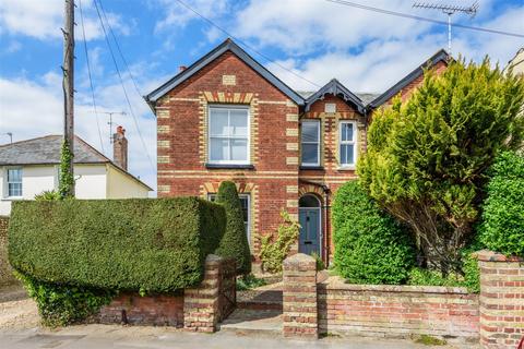 4 bedroom semi-detached house for sale - Oving Road, Chichester, PO19