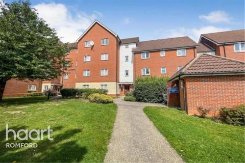 2 bedroom flat to rent, Suffolk Court - Hevingham Drive - RM6