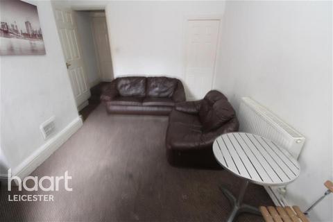 4 bedroom terraced house to rent, Nugent Street