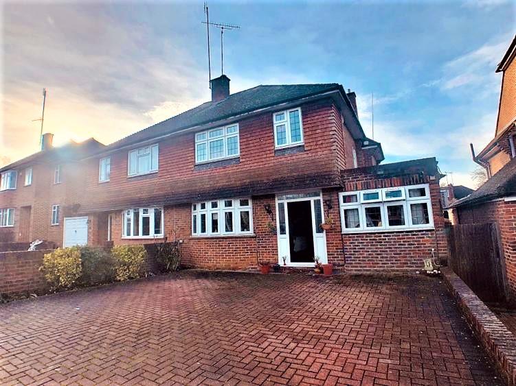 Raisins Hill, Pinner HA5 4 bed semidetached house £2,350 pcm (£542 pw)