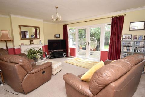 3 bedroom detached bungalow for sale - Richmond Road, South Tankerton, Whitstable