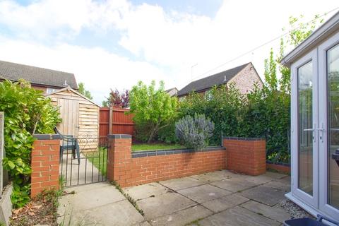 3 bedroom semi-detached house to rent, TOWCESTER - Wonderful 3 bed semi FULLY REDECORATED & NEW CARPETS