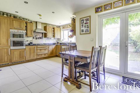 undefined, Little Highwood Way, Brentwood, CM14