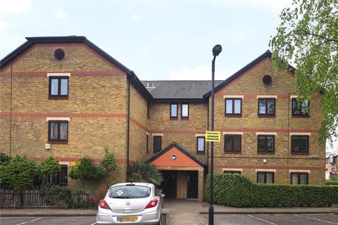 86 Riverside Close, London, E5 9SS