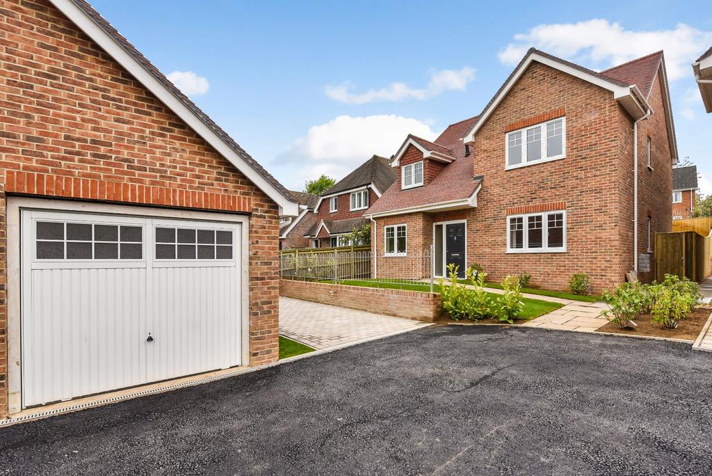 Lymington Bottom Road, Four Marks, Alton, Hampshire 4 bed detached