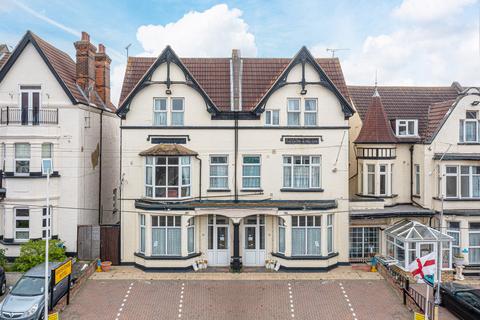 17 bedroom detached house for sale, Grosvenor Road, Westcliff-on-sea, SS0