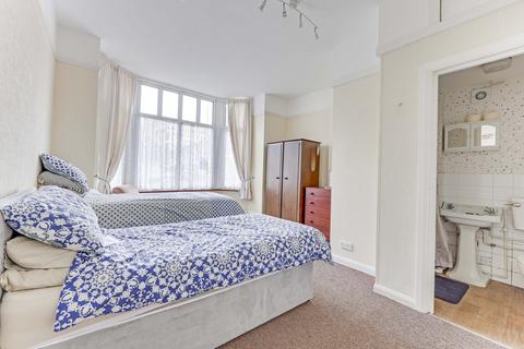 17 bedroom detached house for sale, Grosvenor Road, Westcliff-on-sea, SS0