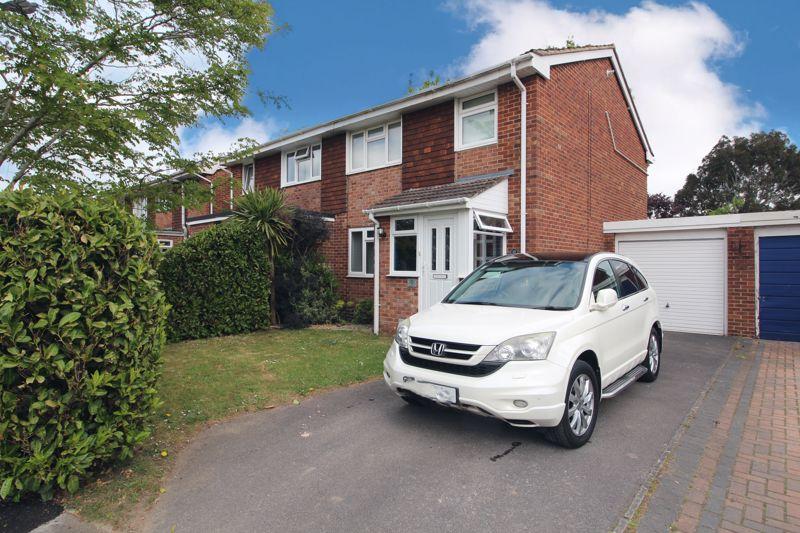 Chichester Close, Hedge End, SO30 2GQ 3 bed semidetached house £335,000