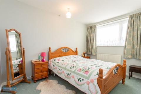 9 Rowbarton Close, Taunton, TA2 7DQ